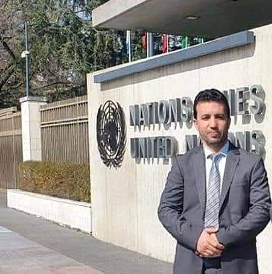 الأستاذ عبد الحكيم جميل أمام مقر الأمم المتحدة بجنيف